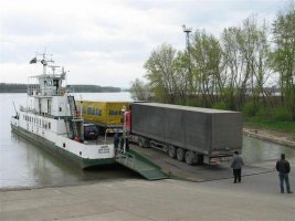 Dunav Nehri'nde Seviye Düşüşü: Oryahovo-Beket ve Sviştov-Zimniç Feribot Bağlantıları Durduruldu
