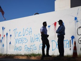 Brezilya'da ABD Büyükelçiliği Grafitti ile Vandalize Edildi