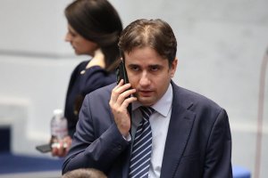 "Evet, Bulgaristan" ve Abonelikli Ahlak: Kendilerine Endülans, Peevski'ye Engizisyon