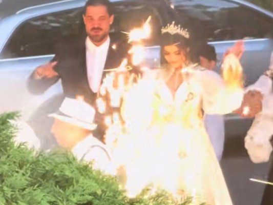 Emrah Storaro'nun Üç Gün Sürecek Düğünü Kına Gecesiyle Başladı