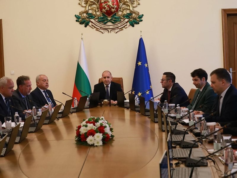 51 Milyarlık İhaleleri Kimin Aldığı Ortaya Çıkarılıyor: Radev'in Programındaki Önemli Ekonomik Değişiklikler