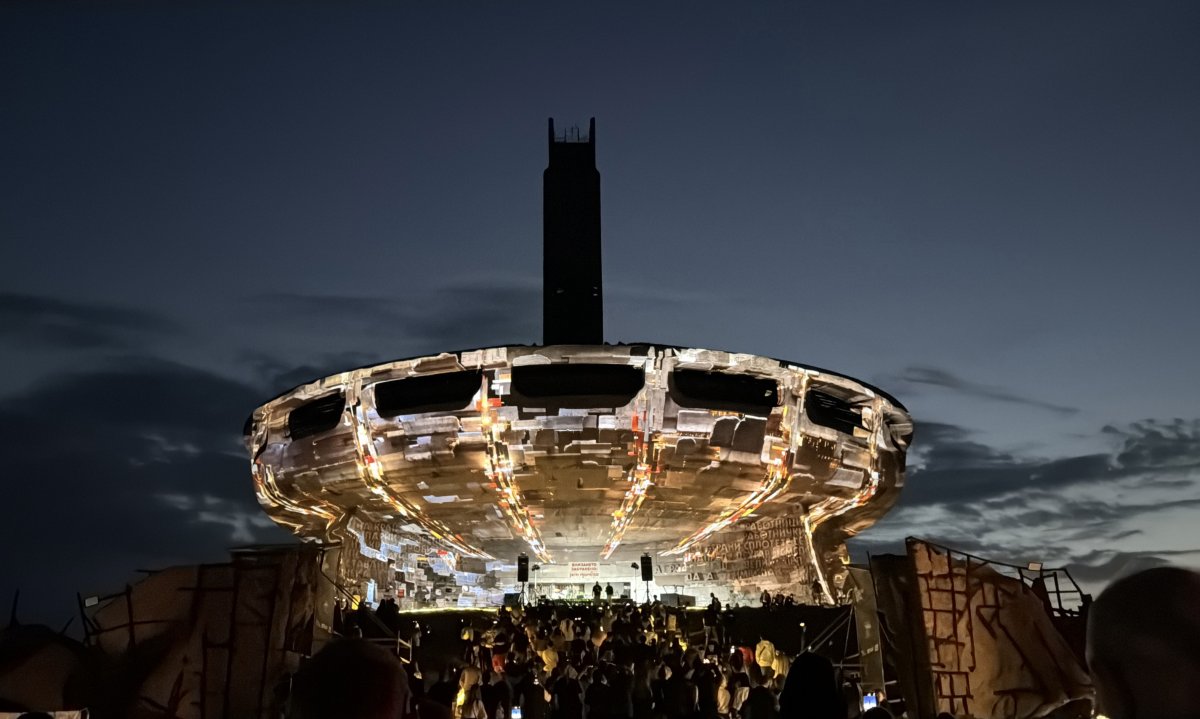 Buzludzha Hayat Buluyor: "Uzaylılar", Müzik ve Gün Doğumuna Kadar Süren 3D Şöleni
