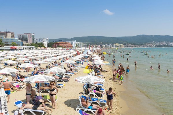 Güneşli Sahil'de Plajda Dolandırıcılık: Turistler Çileden Çıktı