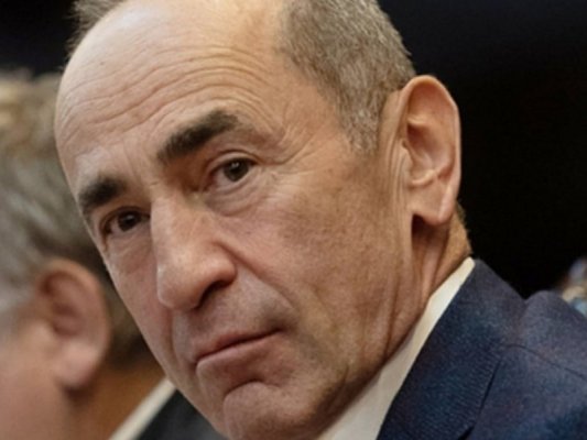 Ermenistan'ın Eski Cumhurbaşkanı Robert Koçaryan Yolsuzluk Suçlamasıyla Tutuklandı