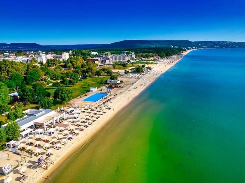 Bulgaristan'da Plajda Dron Enkazı Bulundu