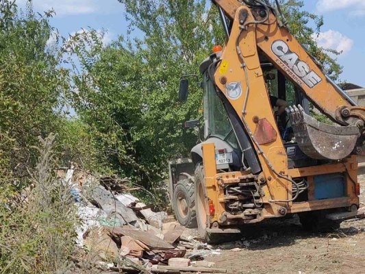 Sofya Belediyesi, Filipovtsi'deki Yasa Dışı Çöplüğün Temizliğine Başladı