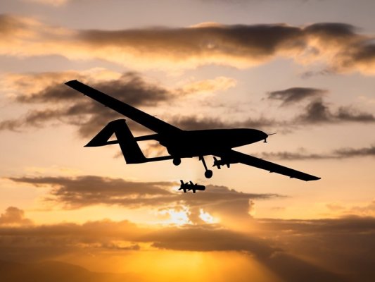 Letonya, Hava Sahasını Güvenleştirmek İçin Drone İptal Etti