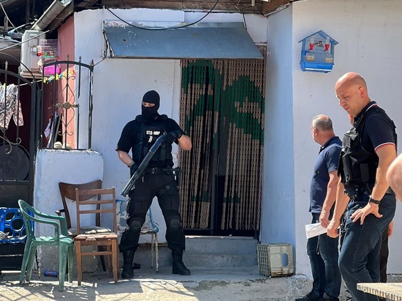 Asenovgrad'da Mahalle Kavgasında 16 Kişiyi Vuran Adam 200 Saat Kamu Hizmeti Cezası Aldı