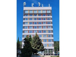 Aksakovo'da Şantiye Var: Okula Yeni Bina, Stada Kapalı Tribün