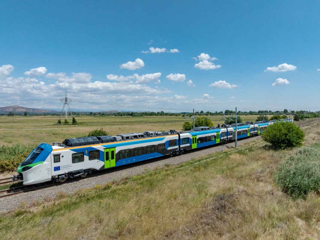 Bulgaristan'da İlk 12 Yeni Elektrik Tren Testlerini Başarıyla Geçti