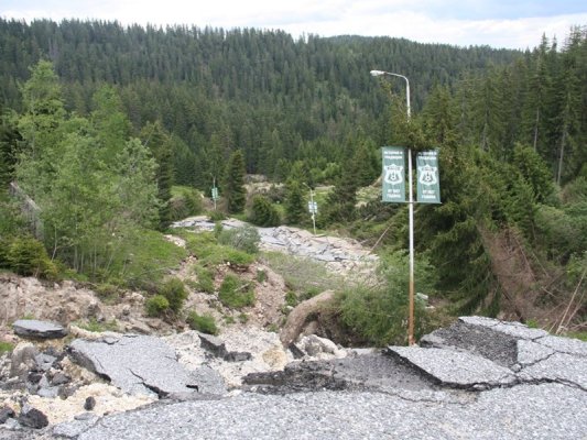 Smolyan-Pamporovo Yolu'ndaki Heyelan Bölgesine 100 Metrelik Köprü Yapılacak