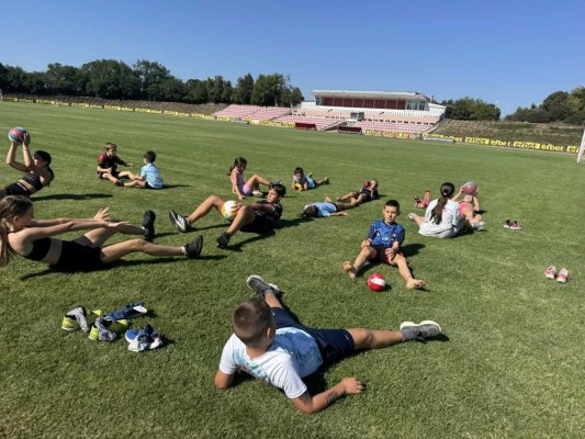 Kazanlık Belediyesi'nin 'Aktif Yaz 2026' Programı Çocuklara Spor ve Eğitim Dolu Günler Yaşatıyor
