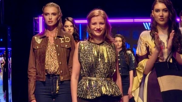 Roco Barocco 2027 Koleksiyonu Summer Fashion Weekend'de Sergilendi