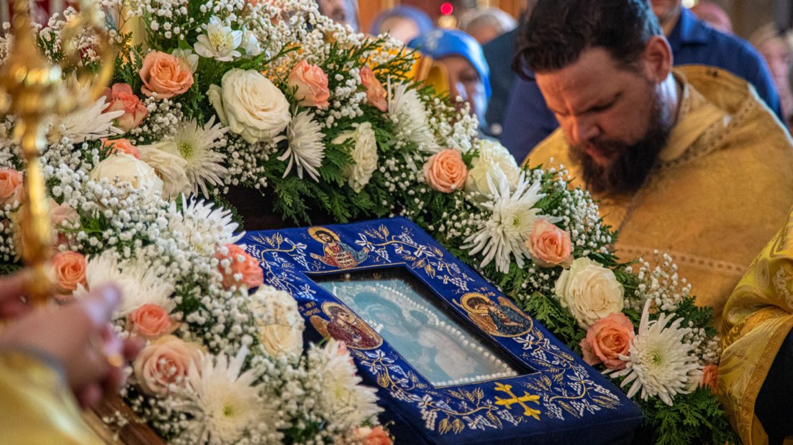 Havai'den Gelen Mucize İkon, Şumen'de Binlerce Kişi Tarafından Ziyaret Ediliyor