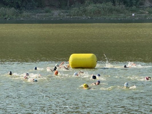 Bulgaristan Ulusal Akvatlon Şampiyonası 160'tan Fazla Sporcuyu Buluşturdu