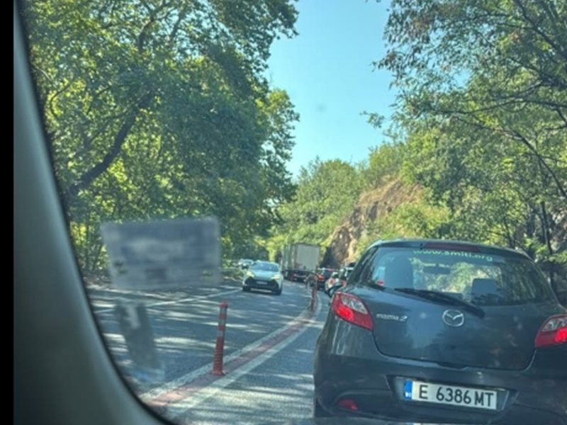 Yunanistan Sınırında Kilometrelerce Kuyruk Oluştu (Video)