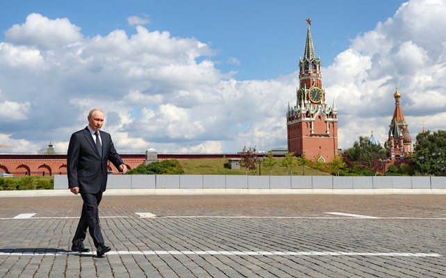 Putin'in Kızıl Meydan'daki fotoğrafı. Kaynak: Reuters