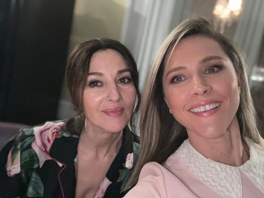 Moşe Diamant'ın yapımcılığını üstlendiği bir filmde rol almak için Bulgaristan'da bulunan Monica Bellucci ile.