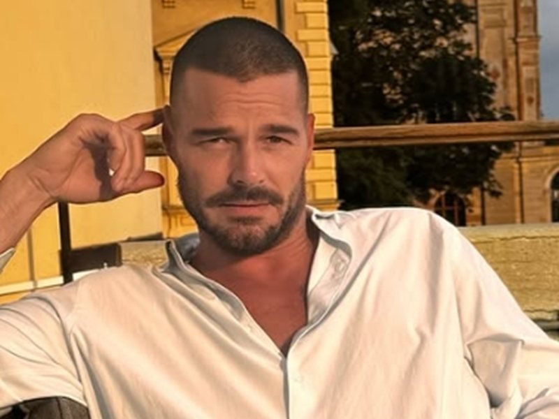 Ricky Martin 20 Yıldan Sonra İlk İspanyolca Filminde Oynuyor