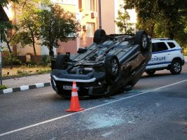 Asenovgrad'da Şaşırtıcı Kaza: Araba Ters Döndü (Fotoğraflar)