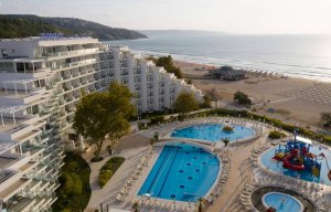 Bulgaristan'ın en güzel tatil beldesi Albena'da 57. yaş coşkusu: Bütün gün sürecek sürprizler ve görkemli şov
