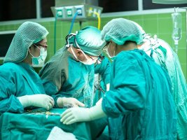 Bulgaristan'da 27 Kilogramlık Tumor Ameliyatı