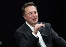 Elon Musk İngiltere'nin Kaça Satılık Olduğunu Sordu