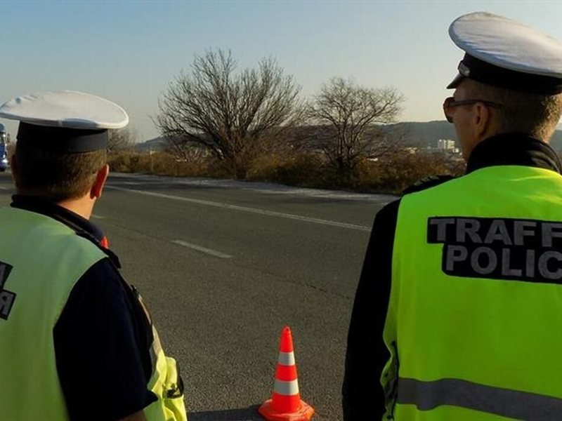 Dobriç'te Yoğun Trafik: Polisler Hızlı Araçlara Dikkatli
