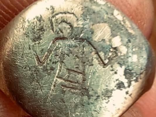 Kaliakra Burnu'nda 14. Yüzyıla Ait, Üzerinde Meryem Ana Tasviri Bulunan Kadın Yüzüğü Bulundu