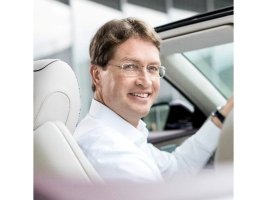 Mercedes Fiziksel Düğmelere Geri Dönüyor