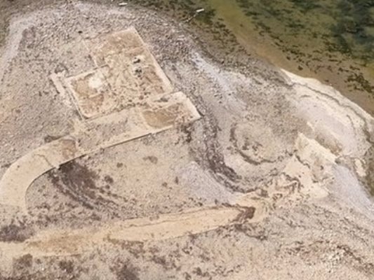 İngiltere'de Kuraklık, Yarı Yüzyıllık Bir Köyü Ortaya Çıkardı