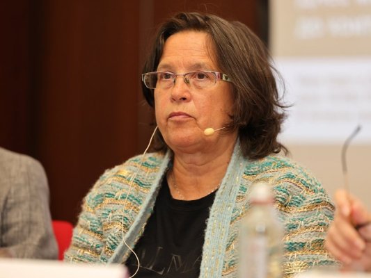 Dr. Gergana Nikolova: Baş Ağrısı ve Bulantı Toplumsalın İlk Belirtileri