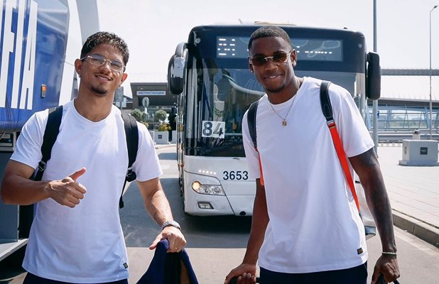 Everton Bala ve Juan Perea havalimanında