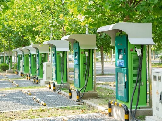 Çin'de Elektrikli Araçlar için Şarj Noktaları 23,68 Milyona Ulaştı