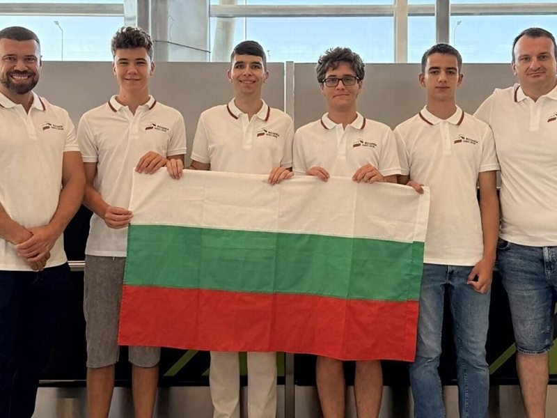 Genç coğrafyacılarımız İstanbul'daki Uluslararası Olimpiyat'tan üç madalyayla döndü