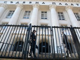 Sofya'da 4 aylık bebeğiyle uyuşturucu taşırken yakalanan zanlı tutuklandı