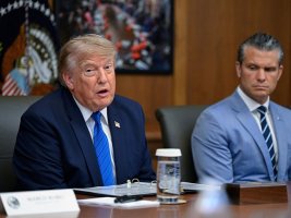 Trump, Pentagon'a Füzelerin Azlığı Nedeniyle Kızgın