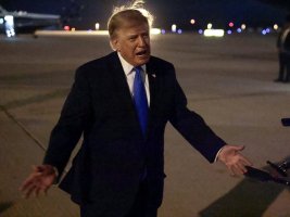Trump'ın Helikopterine Ticari Uçak Tehlikeli Yaklaştı