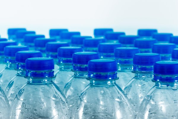 Plastik Şişelerdeki Kapağın Rahatsız Edici Sorunu