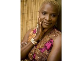 Angélique Kidjo, Hollywood Şöhretler Kaldırımı'na Yıldızını Bırakan İlk Siyahi Afrikalı Kadın Oldu