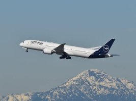 Dünyanın En Büyük Yolcu Uçağı Munich Havalimanında Piste Çakıldı