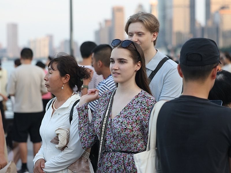 Çin'de Yabancı Turistler Tüketimi Artırıyor