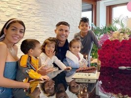 Georgina, Ronaldo'nun Üç Büyük Çocuklarını Evlat Edindi