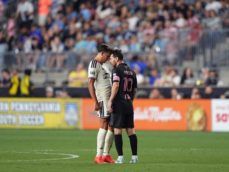 ABD'de Lionel Messi'ye Rakibinin Boynuna Tokat Atmaktan Para Cezası