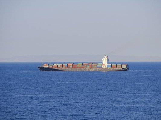 Yemen Sahili Yakınlarında Bir Ticaret Gemisi Saldırıya Uğradı