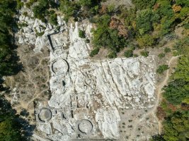 Perperikon'da Bulunan Yeni Mezar Anıtı Nedeniyle Önemli?