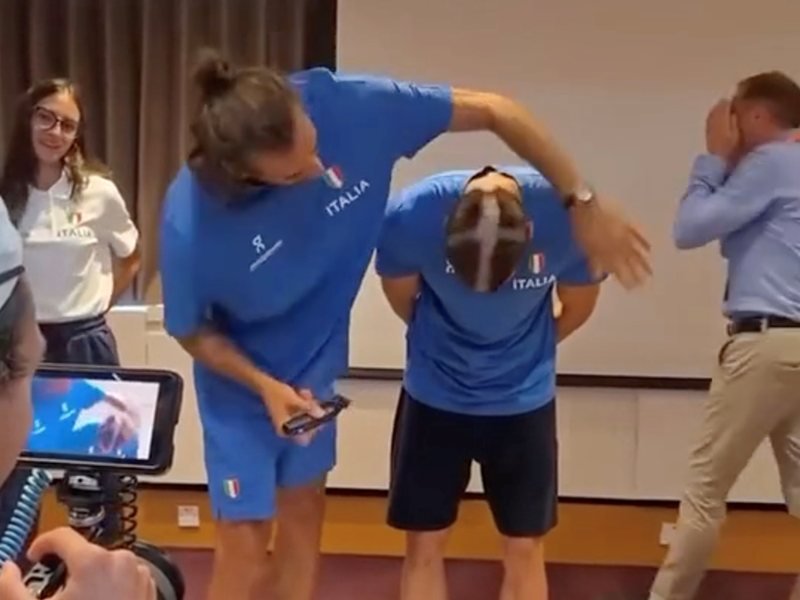 Yılın Saç Modeli! Olimpiyat Şampiyonu Genç Koşucunun Başına Haç Şekli Tıraş Etti