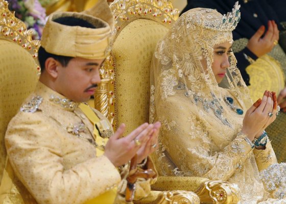 Brunei Sultanı'nın Gelini Kuralları İhlal Etti: İşte Uygulanan Ceza