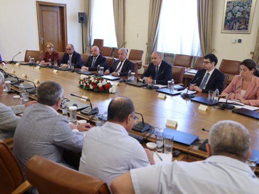 Sendika liderlerinin öncülüğündeki madenciler Radev ile görüştü: Termik santralleri ve kömür madenciliğini korumak için çalışıyoruz