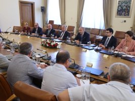 Sendika liderlerinin öncülüğündeki madenciler Radev ile görüştü: Termik santralleri ve kömür madenciliğini korumak için çalışıyoruz